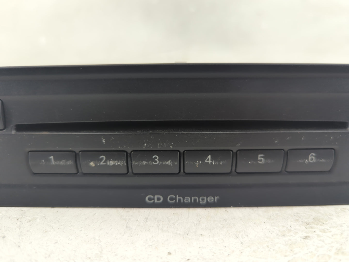 2010-2011 Audi A6 Radio AM FM Cd Player Receiver Replacement P/N:4F0 035 110A Fits Fits 2010 2011 OEM Used Auto Parts - Oemu
