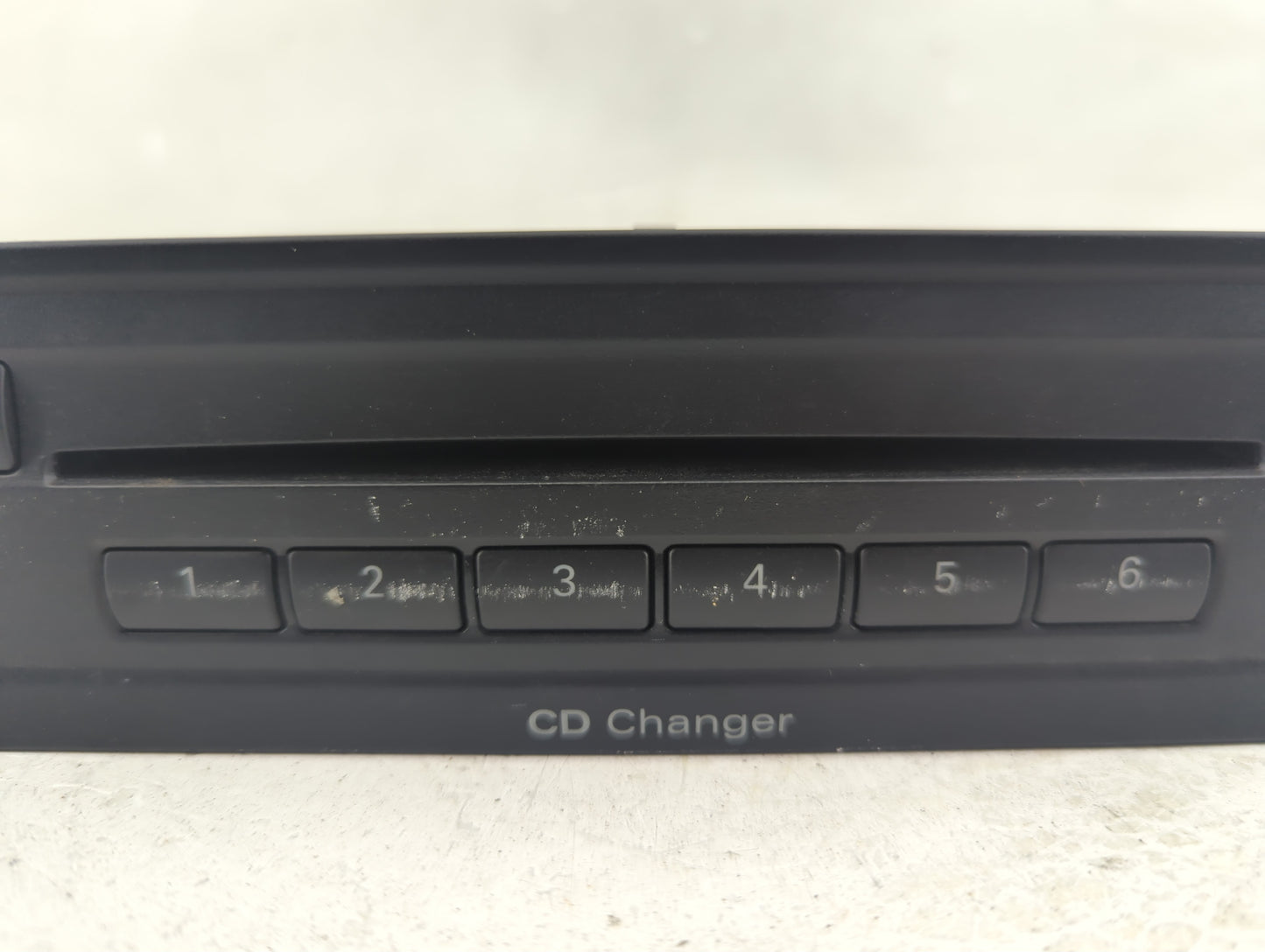 2010-2011 Audi A6 Radio AM FM Cd Player Receiver Replacement P/N:4F0 035 110A Fits Fits 2010 2011 OEM Used Auto Parts - Oemu