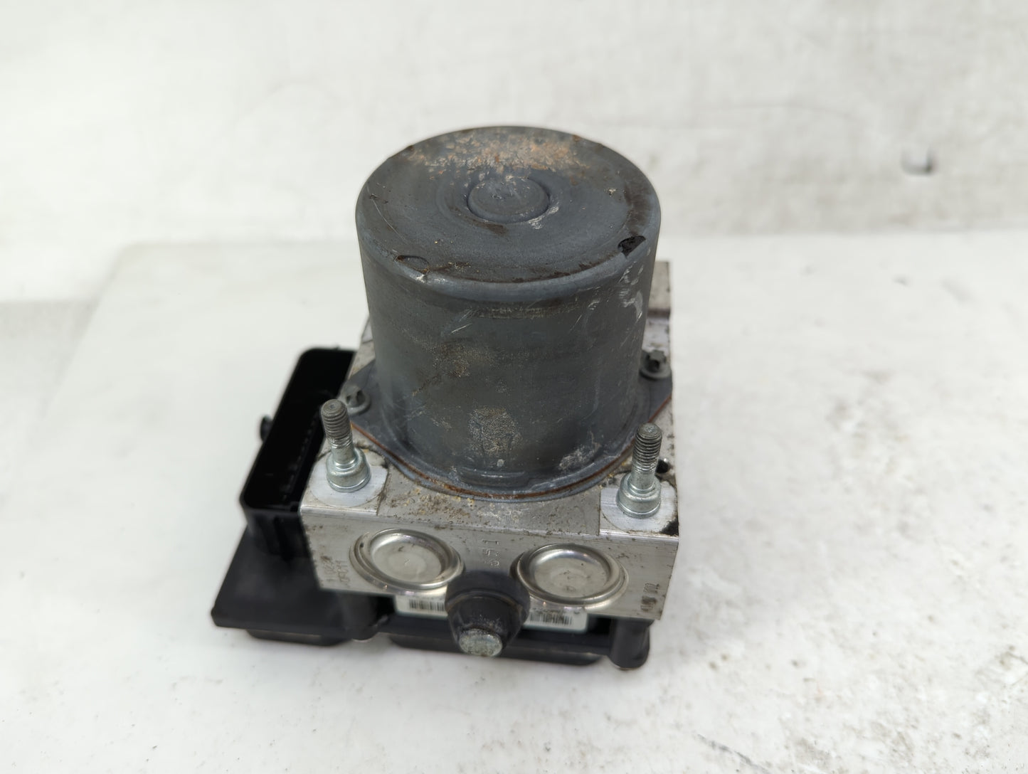 2011 Audi A6 ABS Pump Control Module Replacement P/N:4F0910517AL 4F0614517BA Fits OEM Used Auto Parts - Oemusedautoparts1.co