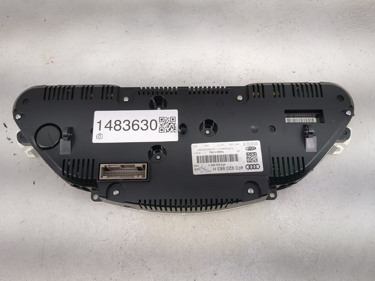 2009-2011 Audi A6 Instrument Cluster Speedometer Gauges P/N:4F0920983H 503002322105 Miles: Fits Fits 2009 2010 2011 OEM Used