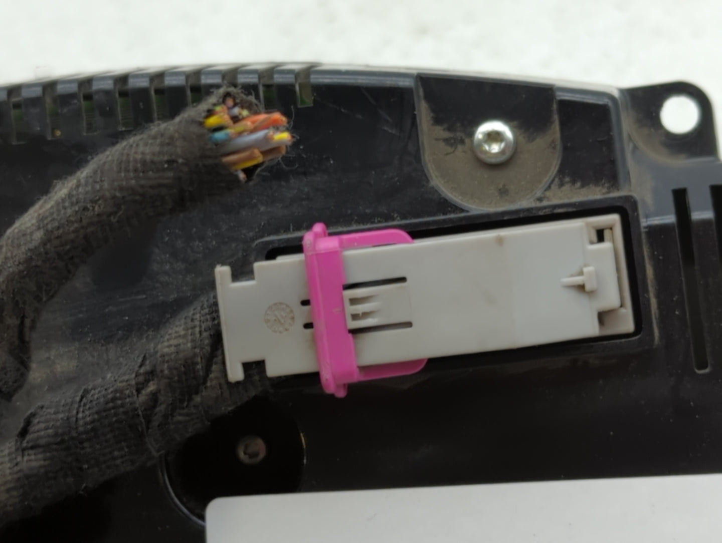 2009-2011 Audi A6 Instrument Cluster Speedometer Gauges P/N:4F0 920 985 F 4F0 920 983 H Fits Fits 2009 2010 2011 OEM Used Au