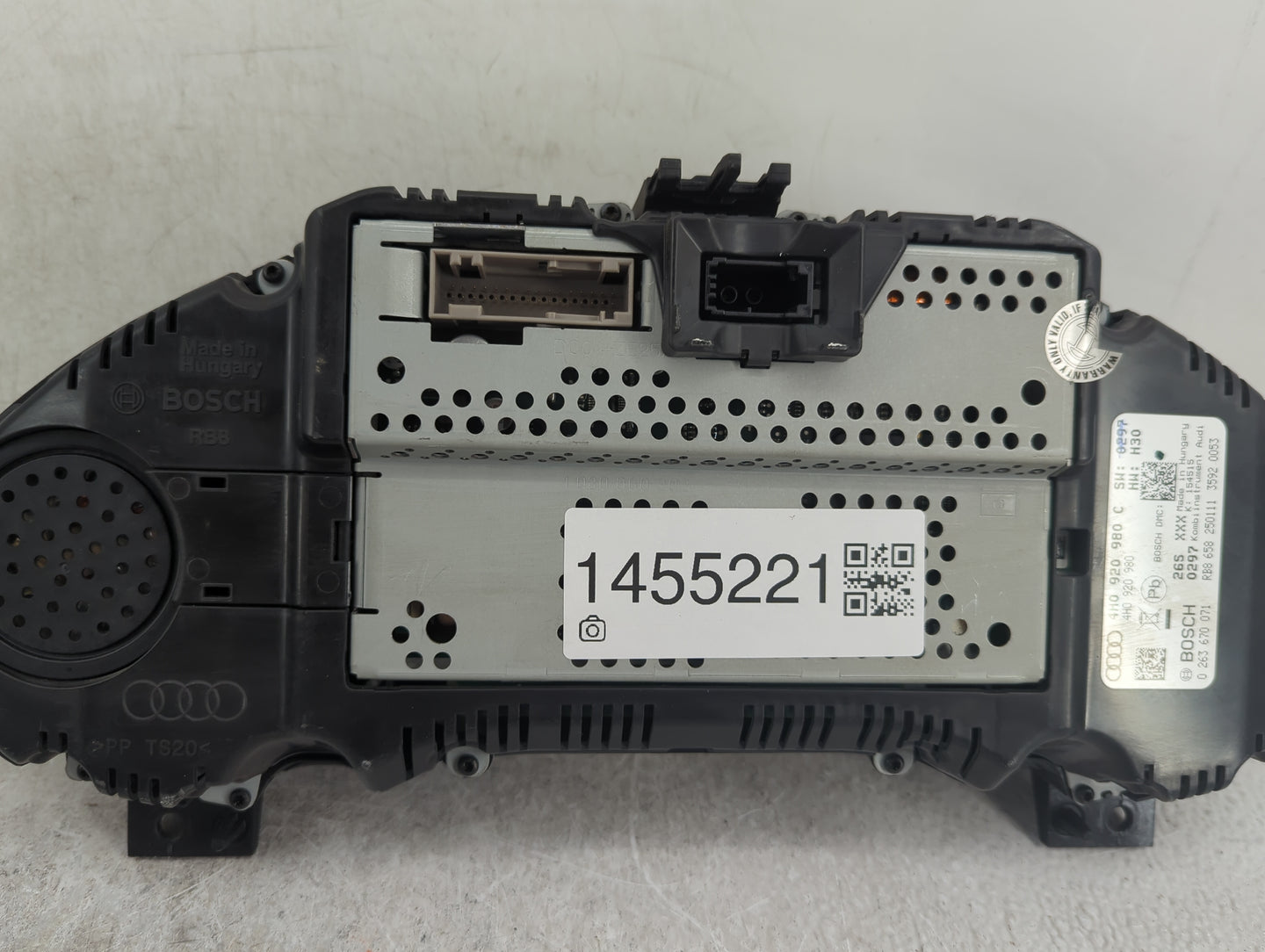 2011-2012 Audi A8 Instrument Cluster Speedometer Gauges P/N:4H0920980C 4H0920980, 0263670071 Miles:132K Fits Fits 2011 2012 