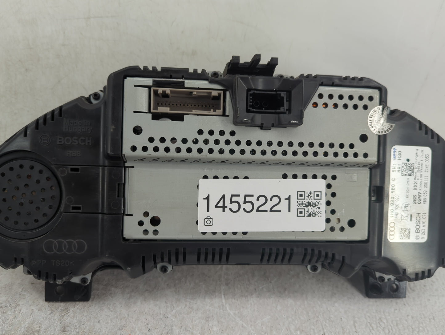 2011-2012 Audi A8 Instrument Cluster Speedometer Gauges P/N:4H0920980C 4H0920980, 0263670071 Miles:132K Fits Fits 2011 2012 