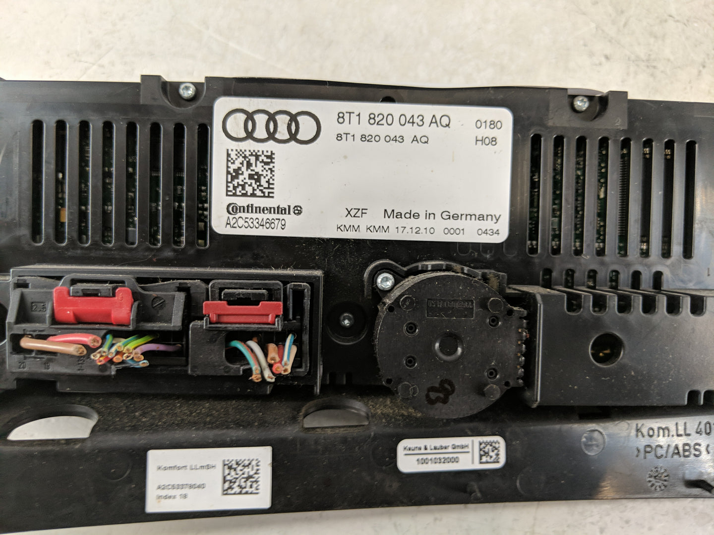 2009-2012 Audi Q5 Climate Control Module Temperature AC/Heater Replacement P/N:8T1 820 043 AQ Fits OEM Used Auto Parts - Oem