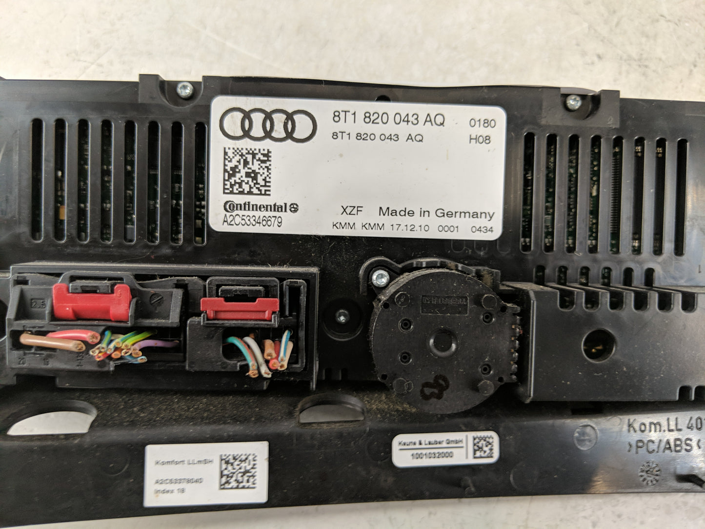 2009-2012 Audi Q5 Climate Control Module Temperature AC/Heater Replacement P/N:8T1 820 043 AQ Fits OEM Used Auto Parts - Oem