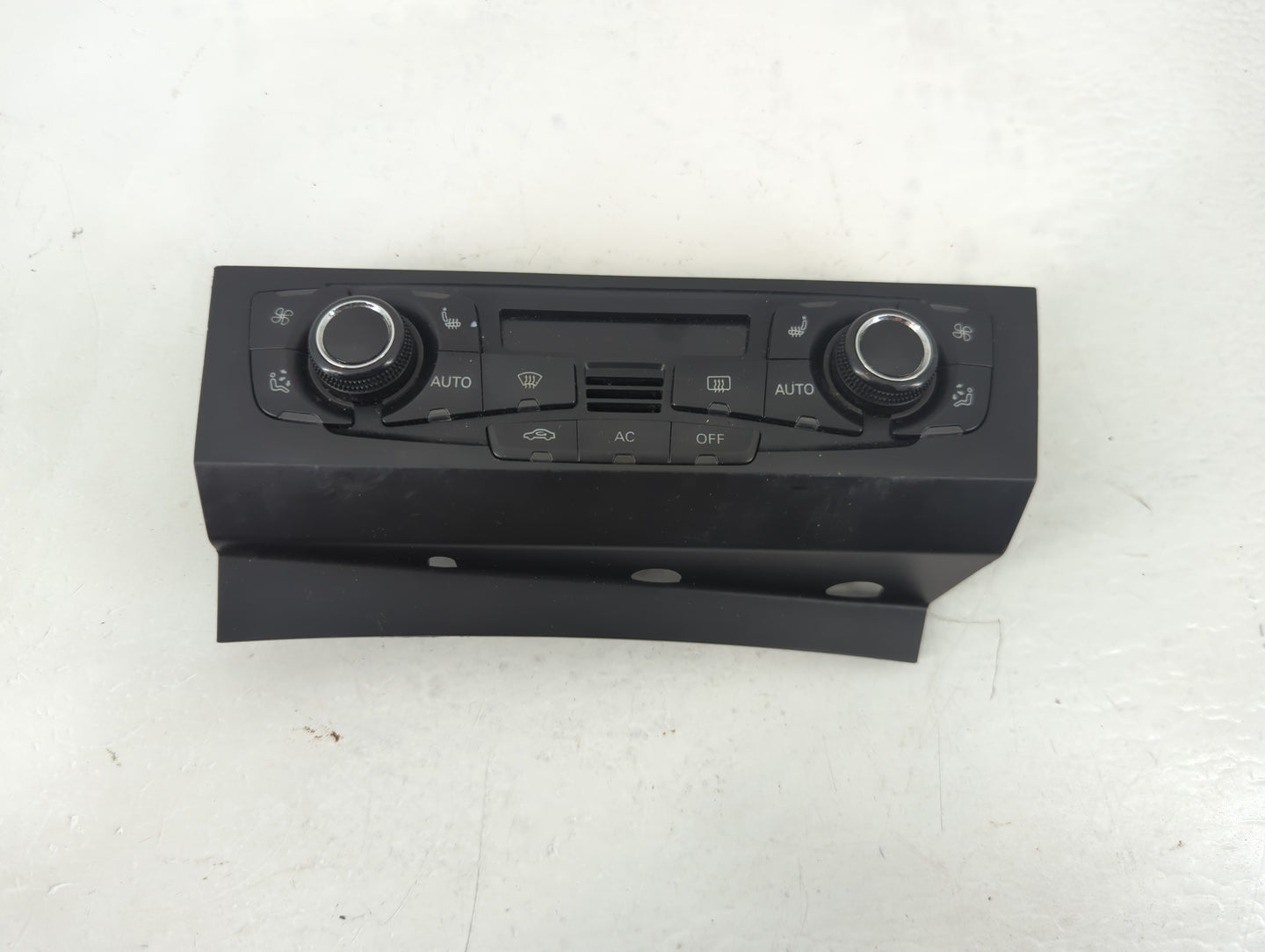 2009-2012 Audi Q5 Climate Control Module Temperature AC/Heater Replacement P/N:8T1 820 043 AQ Fits OEM Used Auto Parts - Oem