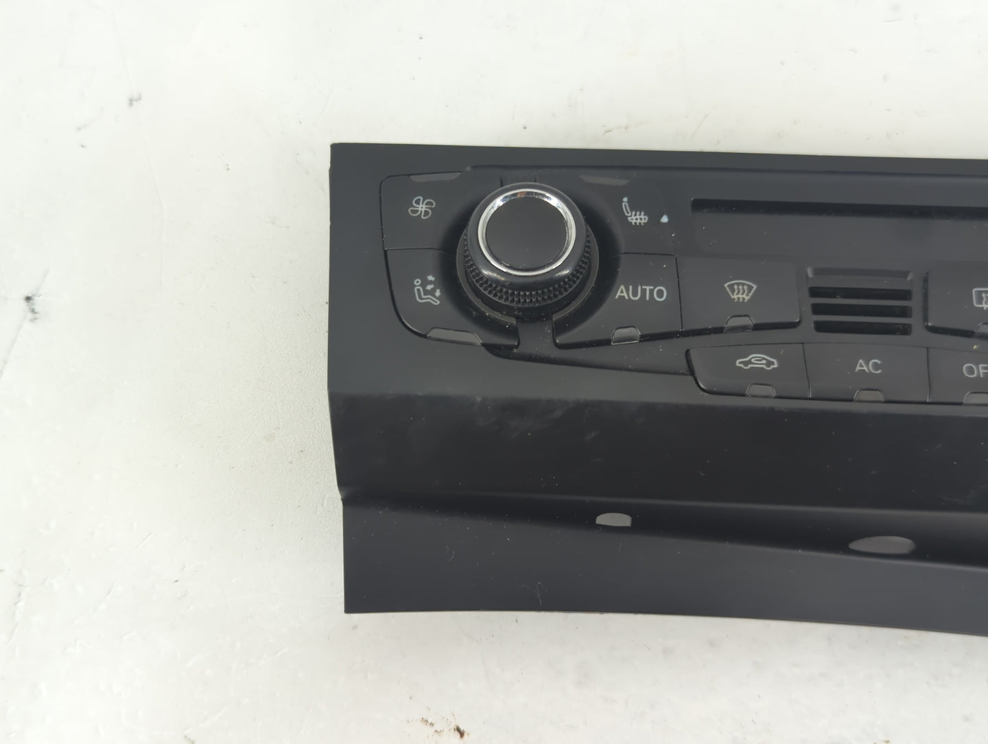 2009-2012 Audi Q5 Climate Control Module Temperature AC/Heater Replacement P/N:8T1 820 043 AQ Fits OEM Used Auto Parts - Oem