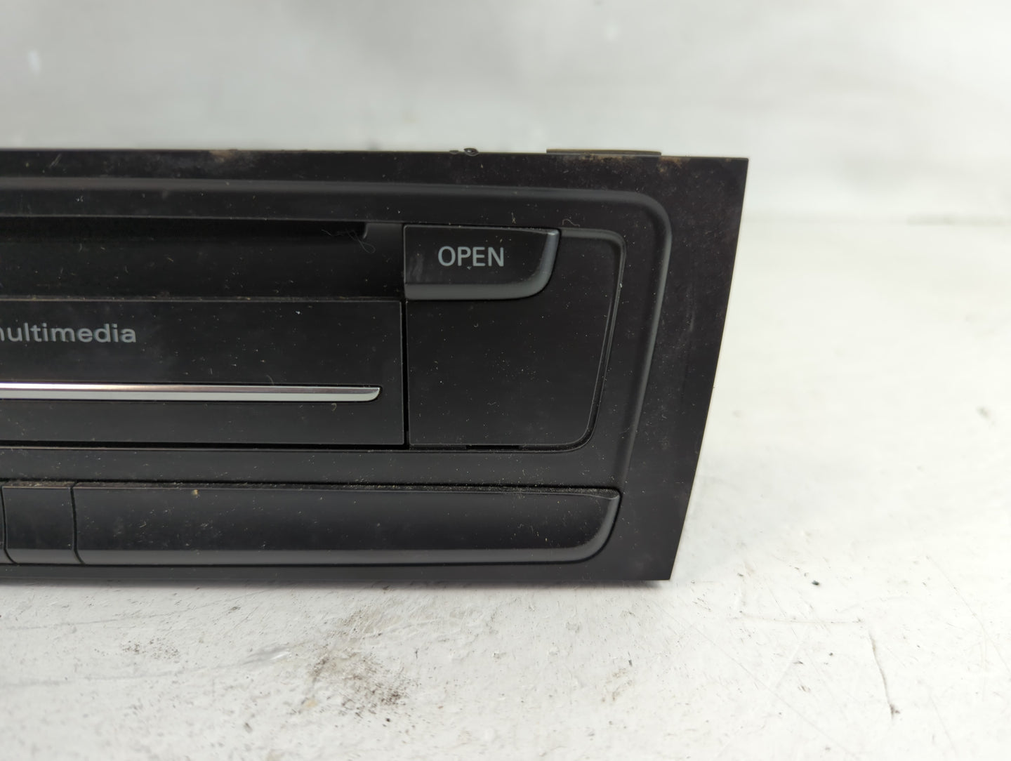 2011-2017 Audi Q5 Radio AM FM Cd Player Receiver Replacement P/N:04294605 Fits Fits 2010 2011 2012 2013 2014 2015 2016 2017 