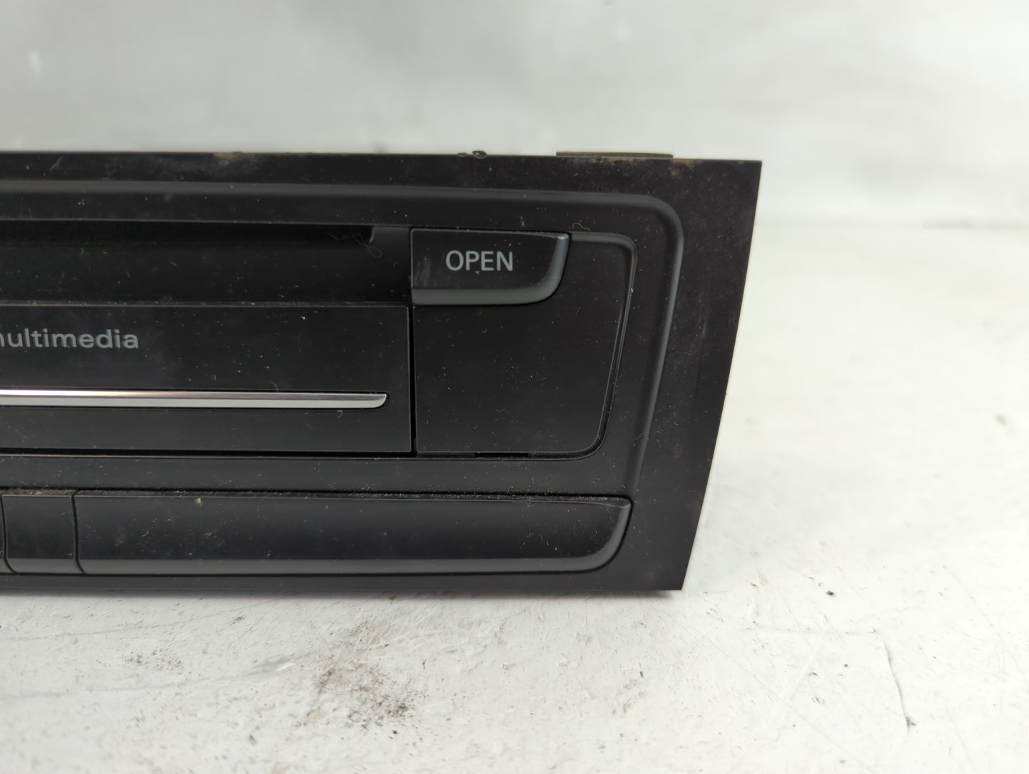2011-2017 Audi Q5 Radio AM FM Cd Player Receiver Replacement P/N:04294605 Fits Fits 2010 2011 2012 2013 2014 2015 2016 2017 