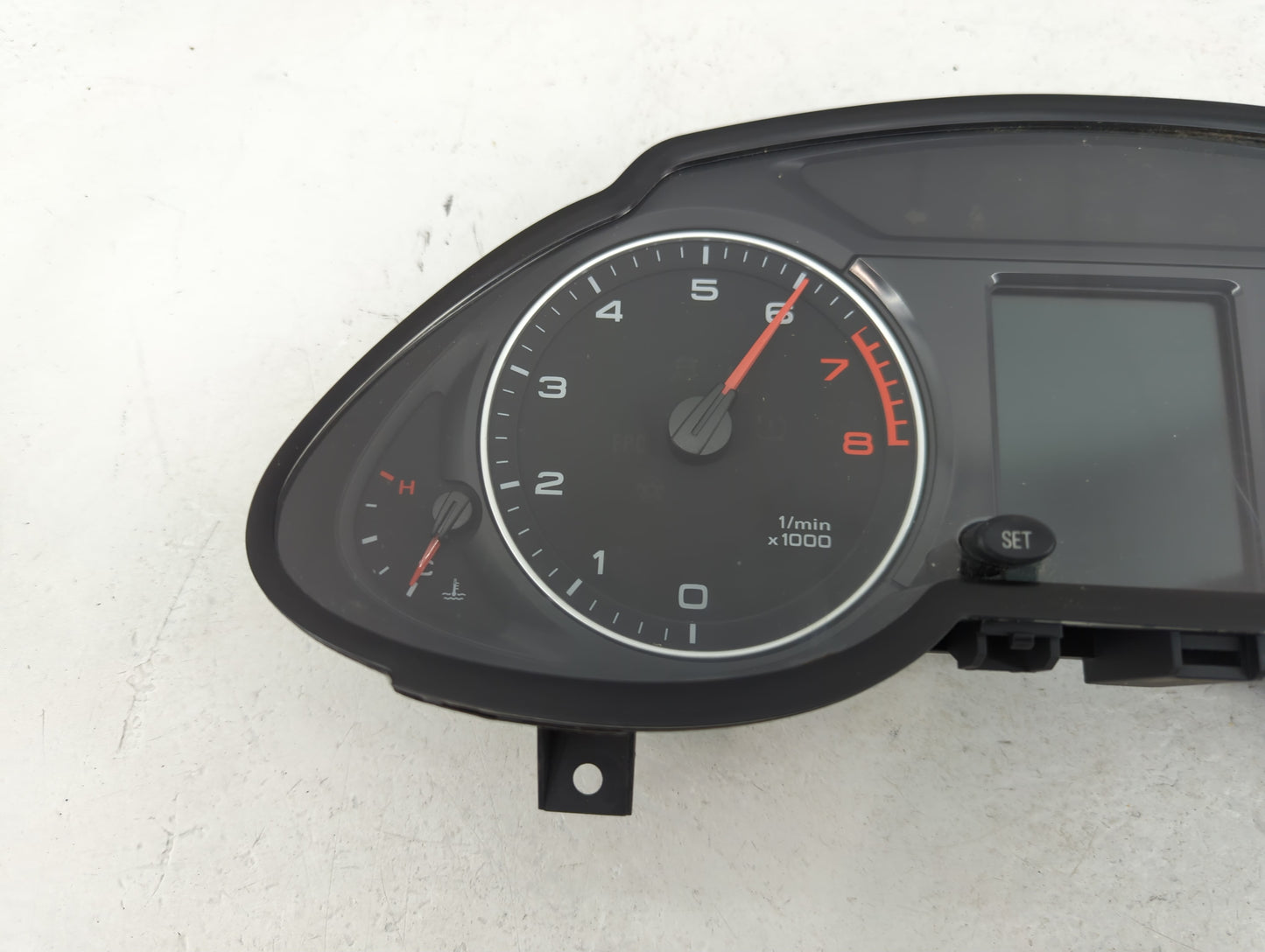 2011-2012 Audi Q5 Instrument Cluster Speedometer Gauges P/N:8R0 920 950 K Fits Fits 2011 2012 OEM Used Auto Parts - Oemuseda