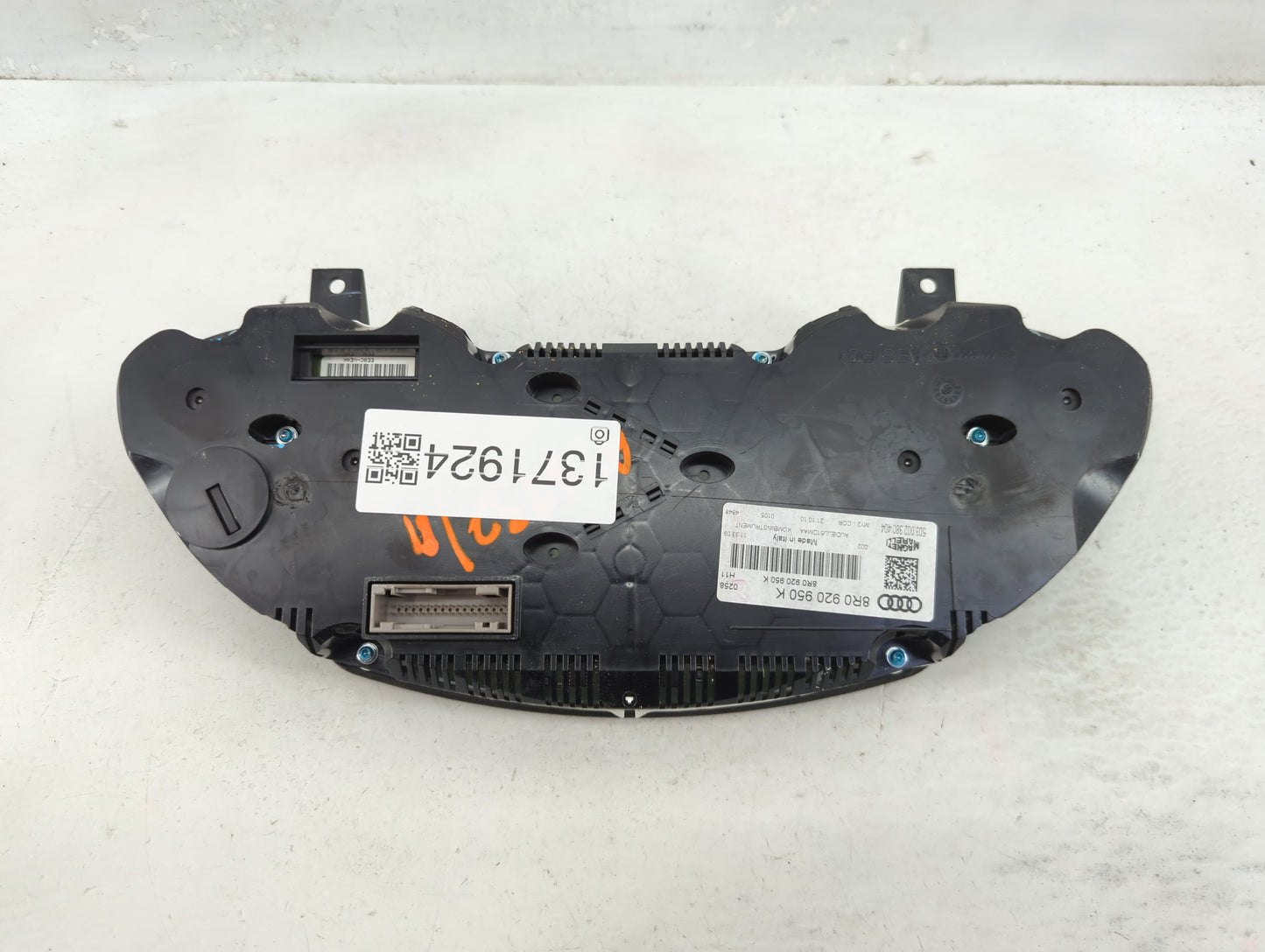 2011-2012 Audi Q5 Instrument Cluster Speedometer Gauges P/N:8R0 920 950 K Fits Fits 2011 2012 OEM Used Auto Parts - Oemuseda