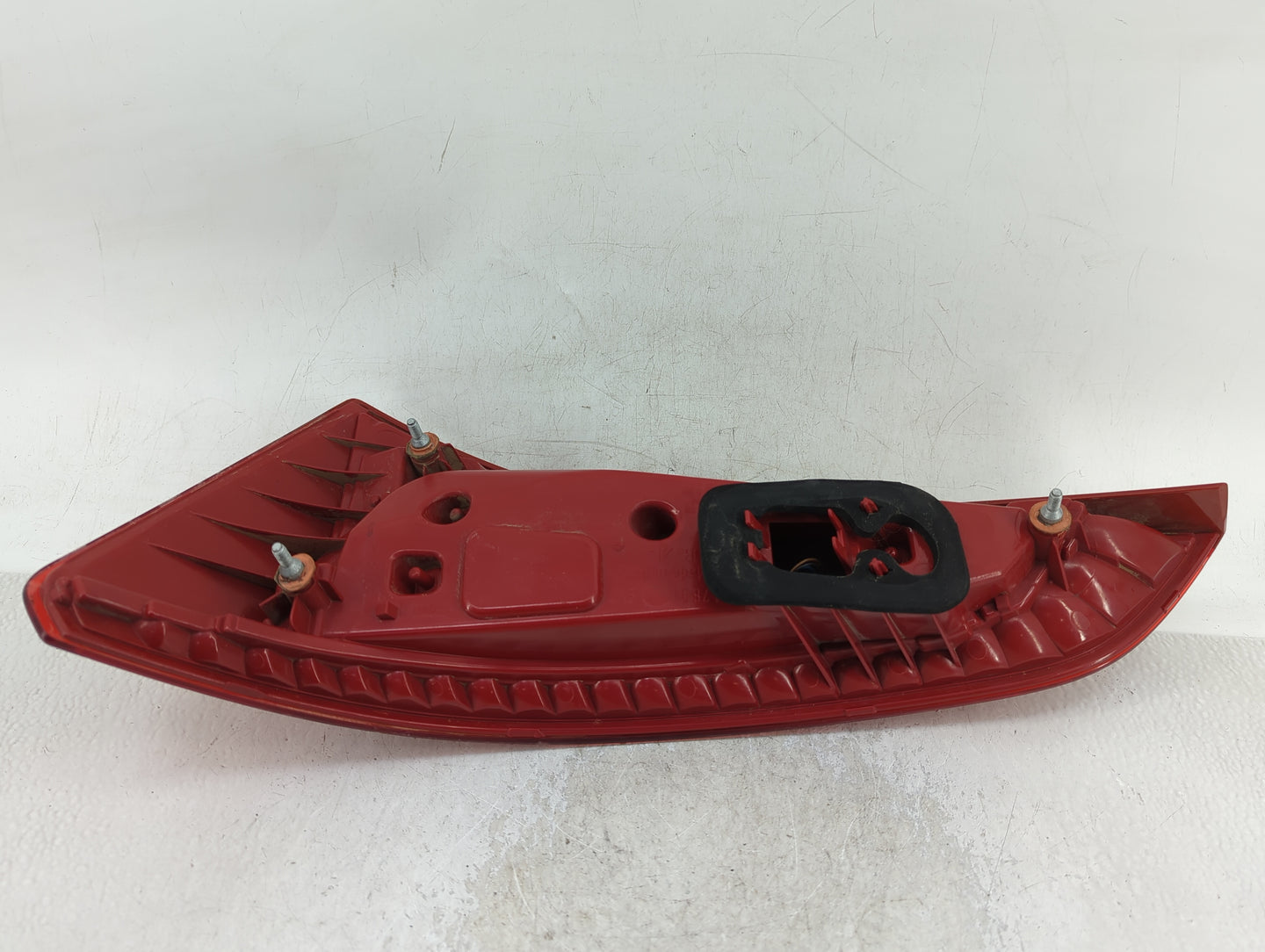 2009-2012 Audi Q5 Tail Light Assembly Driver Left OEM P/N:8R0 945 093 B AU416 T2 Fits Fits 2009 2010 2011 2012 OEM Used Auto
