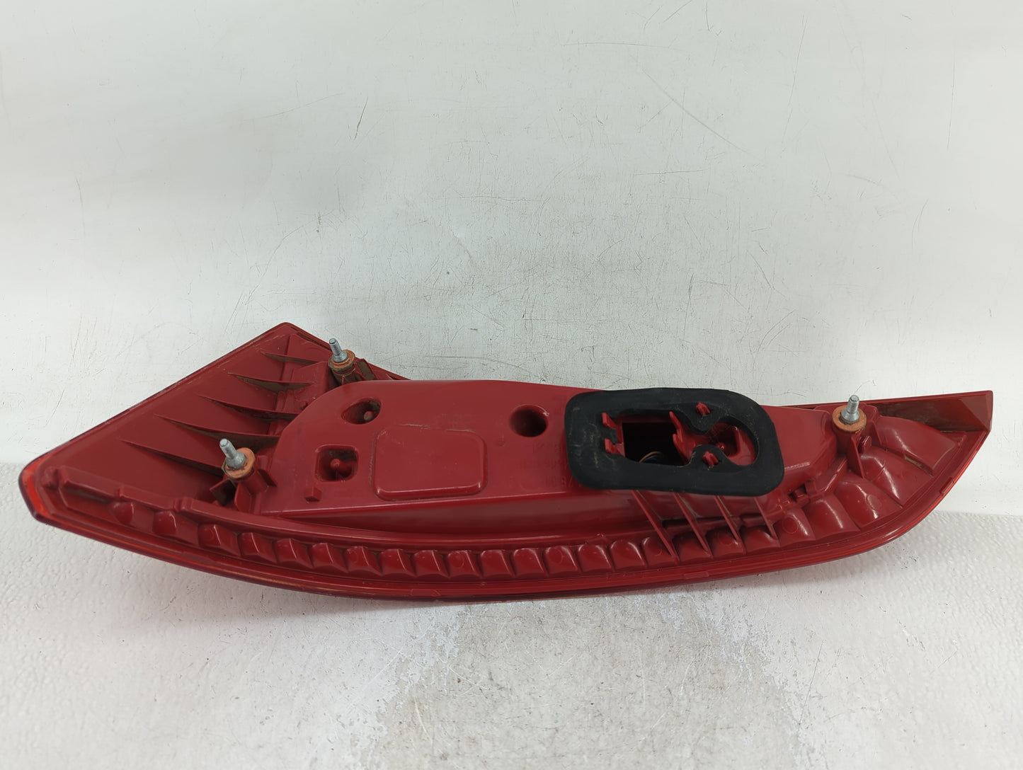 2009-2012 Audi Q5 Tail Light Assembly Driver Left OEM P/N:8R0 945 093 B AU416 T2 Fits Fits 2009 2010 2011 2012 OEM Used Auto