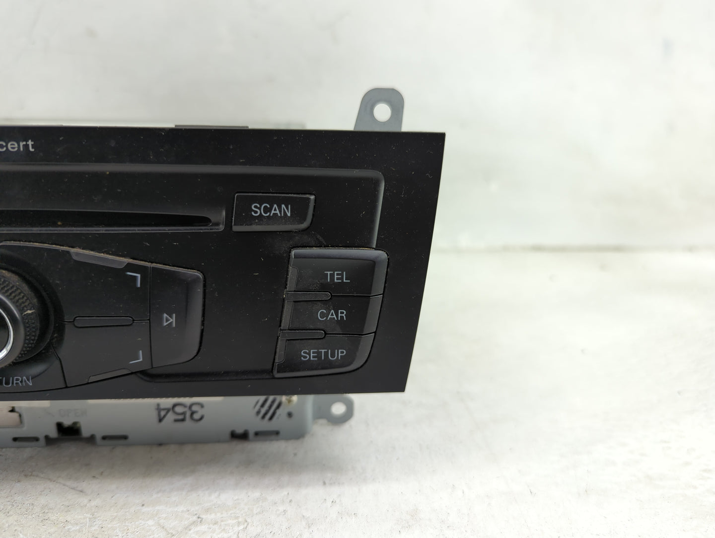 2011-2017 Audi Q5 Radio AM FM Cd Player Receiver Replacement P/N:8T1035186R CQ-JA1962G Fits OEM Used Auto Parts - Oemusedaut