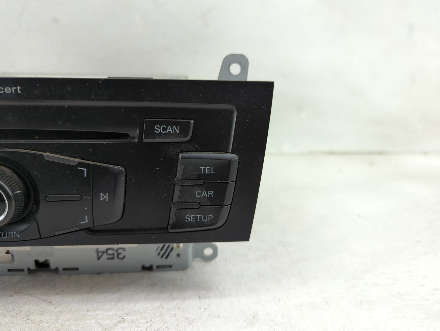 2011-2017 Audi Q5 Radio AM FM Cd Player Receiver Replacement P/N:8T1035186R CQ-JA1962G Fits OEM Used Auto Parts - Oemusedaut