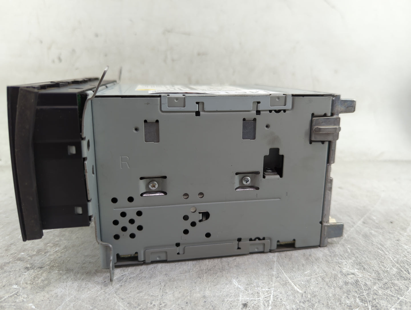 2011-2017 Audi Q5 Radio AM FM Cd Player Receiver Replacement P/N:8T1035186R MGCFC00203F Fits OEM Used Auto Parts - Oemusedau