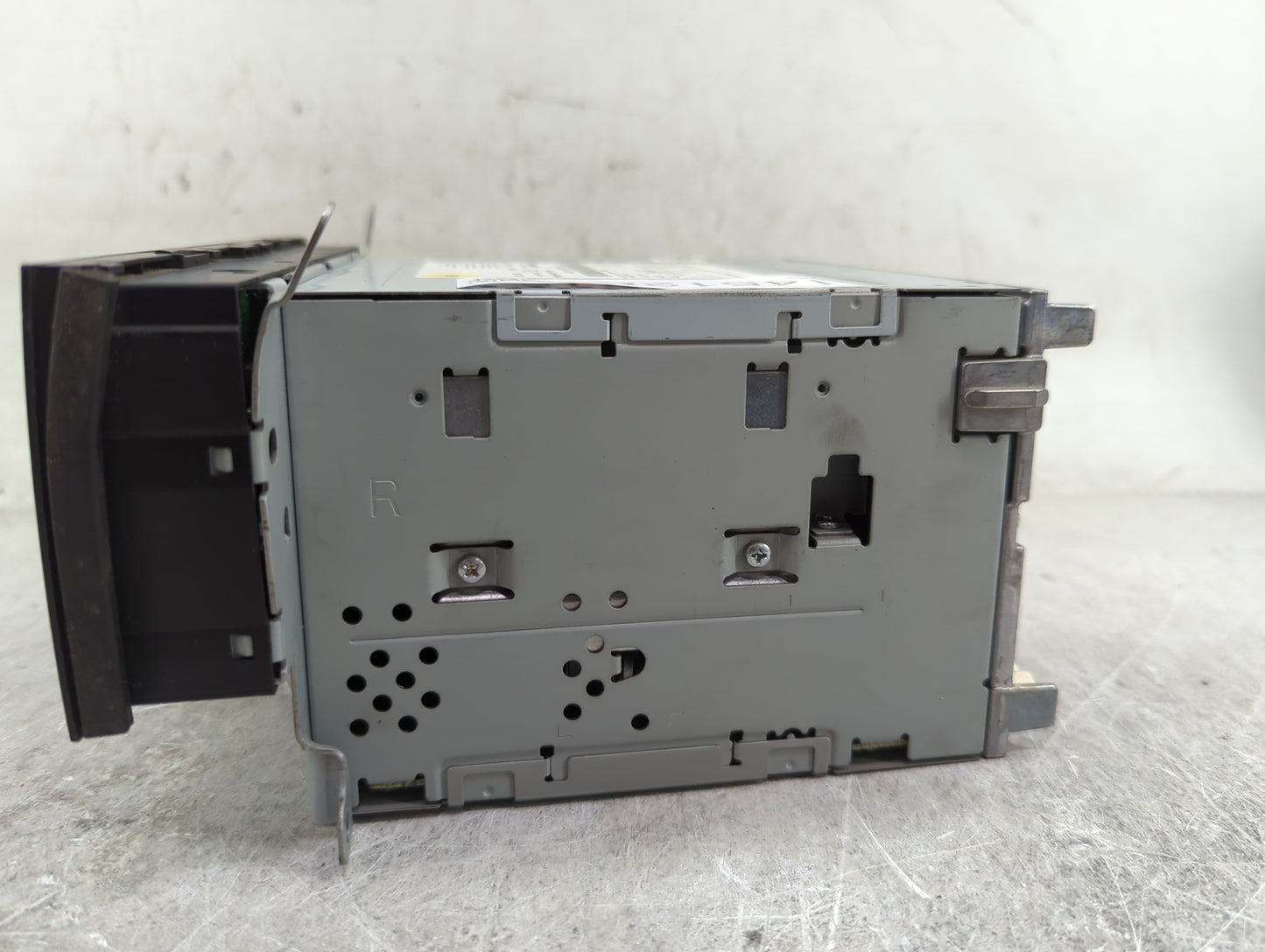2011-2017 Audi Q5 Radio AM FM Cd Player Receiver Replacement P/N:8T1035186R MGCFC00203F Fits OEM Used Auto Parts - Oemusedau