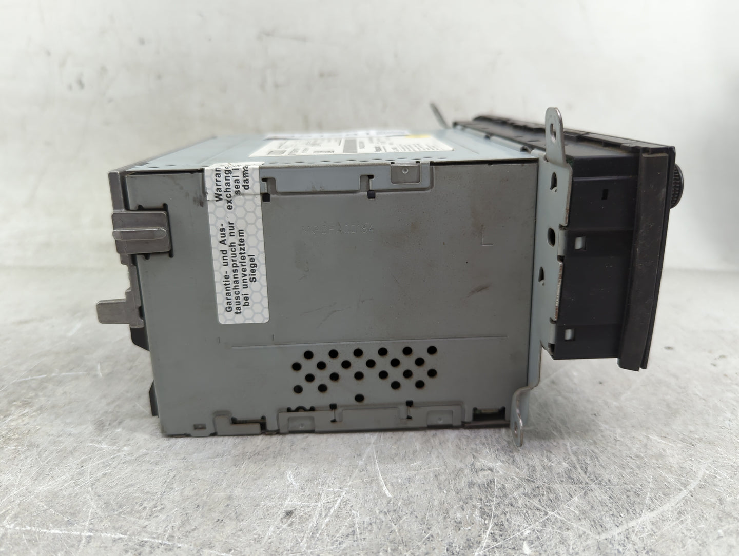 2011-2017 Audi Q5 Radio AM FM Cd Player Receiver Replacement P/N:8T1035186R MGCFC00203F Fits OEM Used Auto Parts - Oemusedau