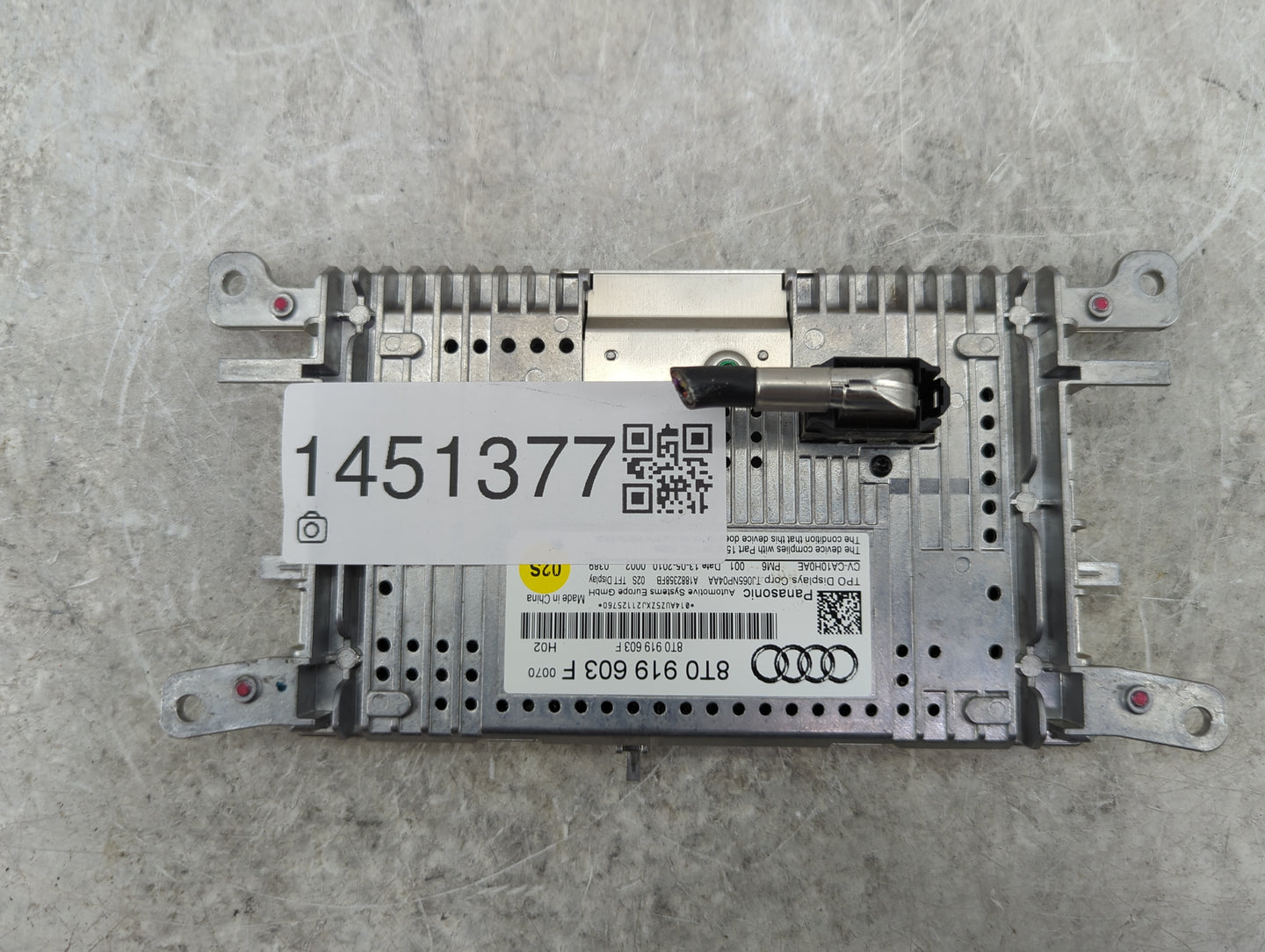 2009-2017 Audi Q5 Information Display Screen - Oemusedautoparts1.com