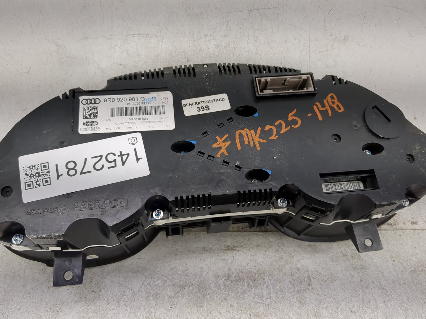 2011-2012 Audi Q5 Instrument Cluster Speedometer Gauges P/N:8R0920981G 503002381305, AUDIEK02A699C Miles:109K Fits Fits 2011