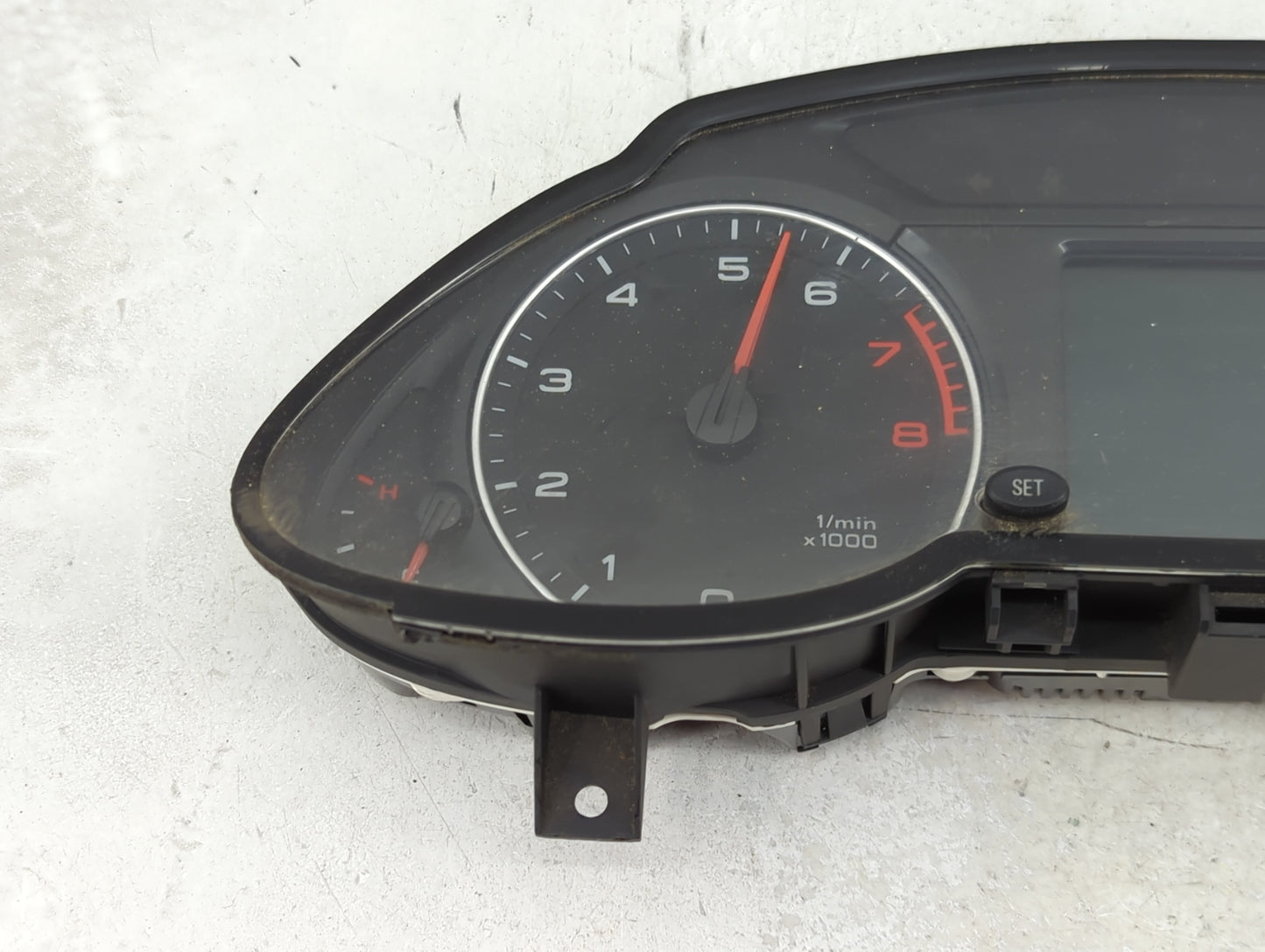 2011-2012 Audi Q5 Instrument Cluster Speedometer Gauges P/N:8R0 920 950 K Miles: Fits Fits 2011 2012 OEM Used Auto Parts - O