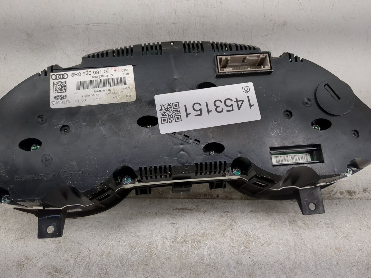 2011-2012 Audi Q5 Instrument Cluster Speedometer Gauges P/N:8R0920981G 503.002.381.305 Miles:99K Fits Fits 2011 2012 OEM Use