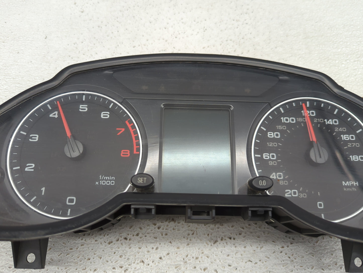 2011-2012 Audi Q5 Instrument Cluster Speedometer Gauges P/N:8R0920950K 503002380404 Fits Fits 2011 2012 OEM Used Auto Parts 
