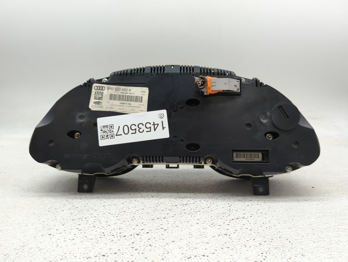 2011-2012 Audi Q5 Instrument Cluster Speedometer Gauges P/N:8R0920950K 503002380404 Fits Fits 2011 2012 OEM Used Auto Parts 