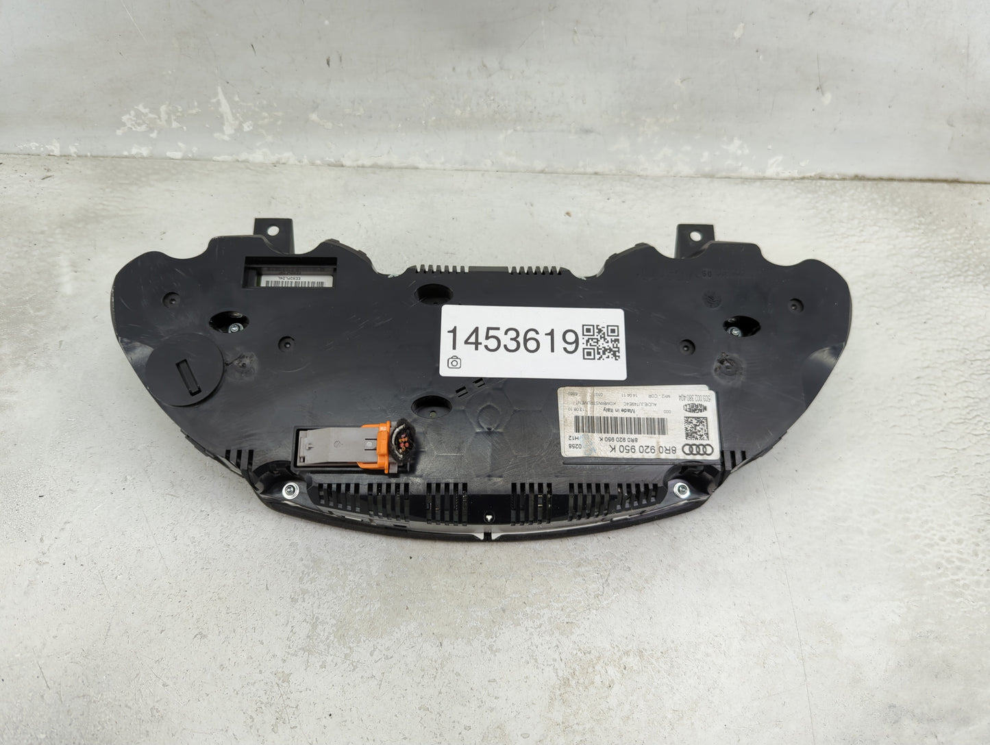 2011-2012 Audi Q5 Instrument Cluster Speedometer Gauges P/N:8R0920950K Miles:138K Fits Fits 2011 2012 OEM Used Auto Parts - 