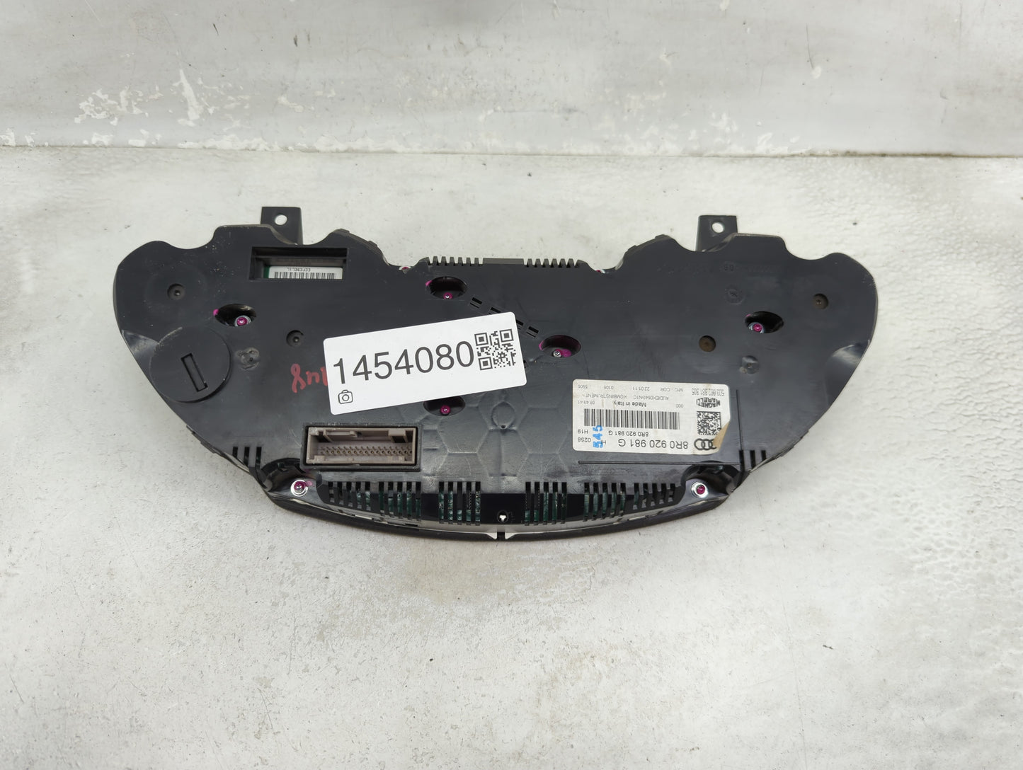 2011-2012 Audi Q5 Instrument Cluster Speedometer Gauges P/N:8R0920981G 503002381305 Miles:66K Fits Fits 2011 2012 OEM Used A