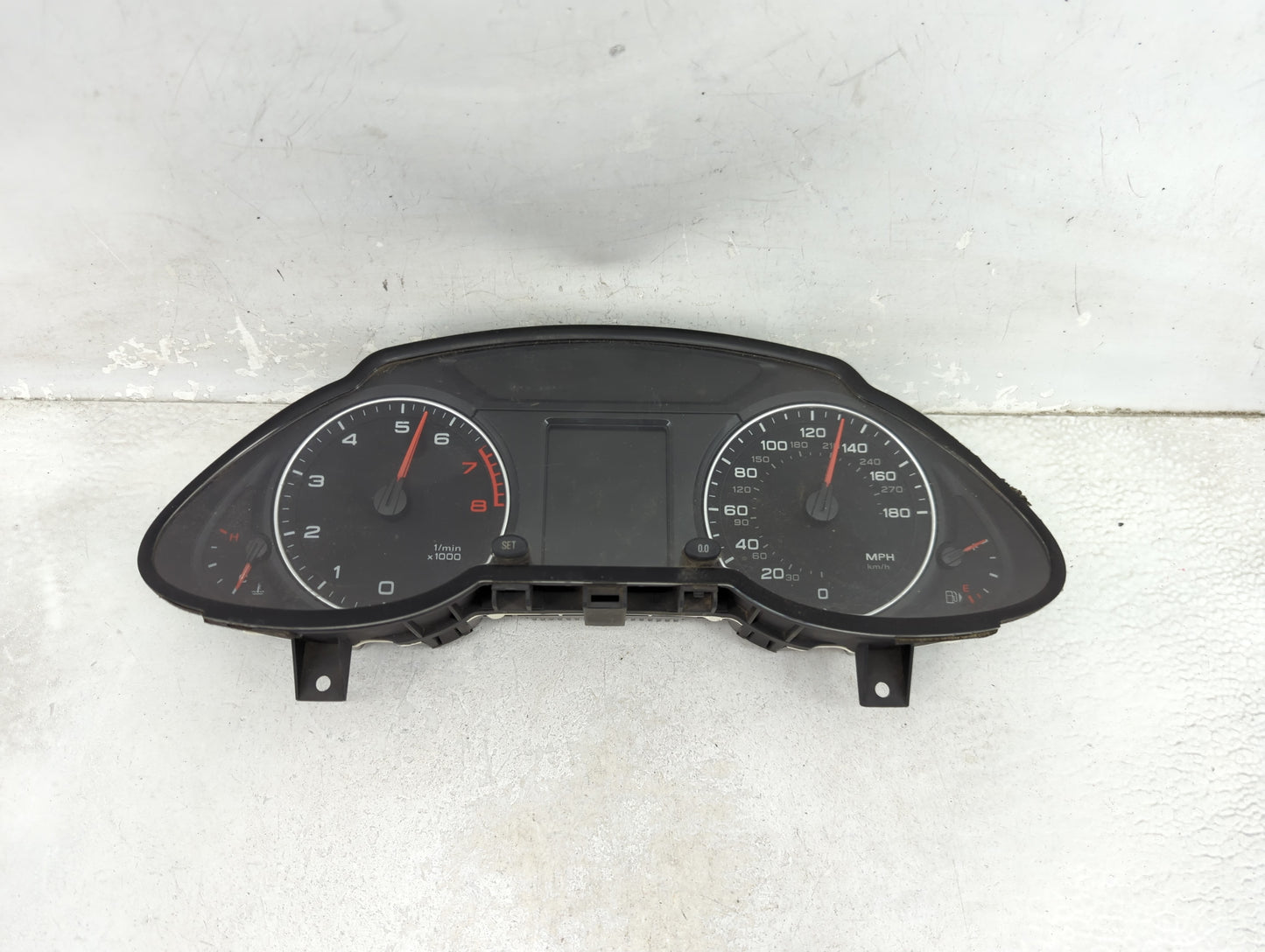 2011-2012 Audi Q5 Instrument Cluster Speedometer Gauges P/N:8R0920981G Miles:83K Fits Fits 2011 2012 OEM Used Auto Parts - O