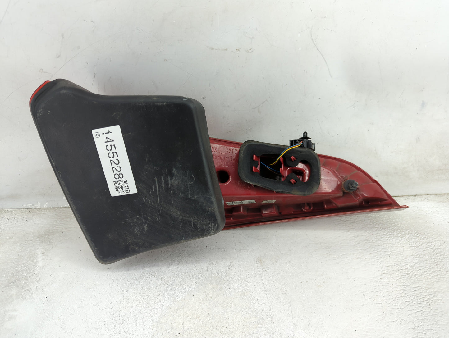 2009-2012 Audi Q5 Tail Light Assembly Passenger Right OEM P/N:8R0 945 094 B Fits Fits 2009 2010 2011 2012 OEM Used Auto Part
