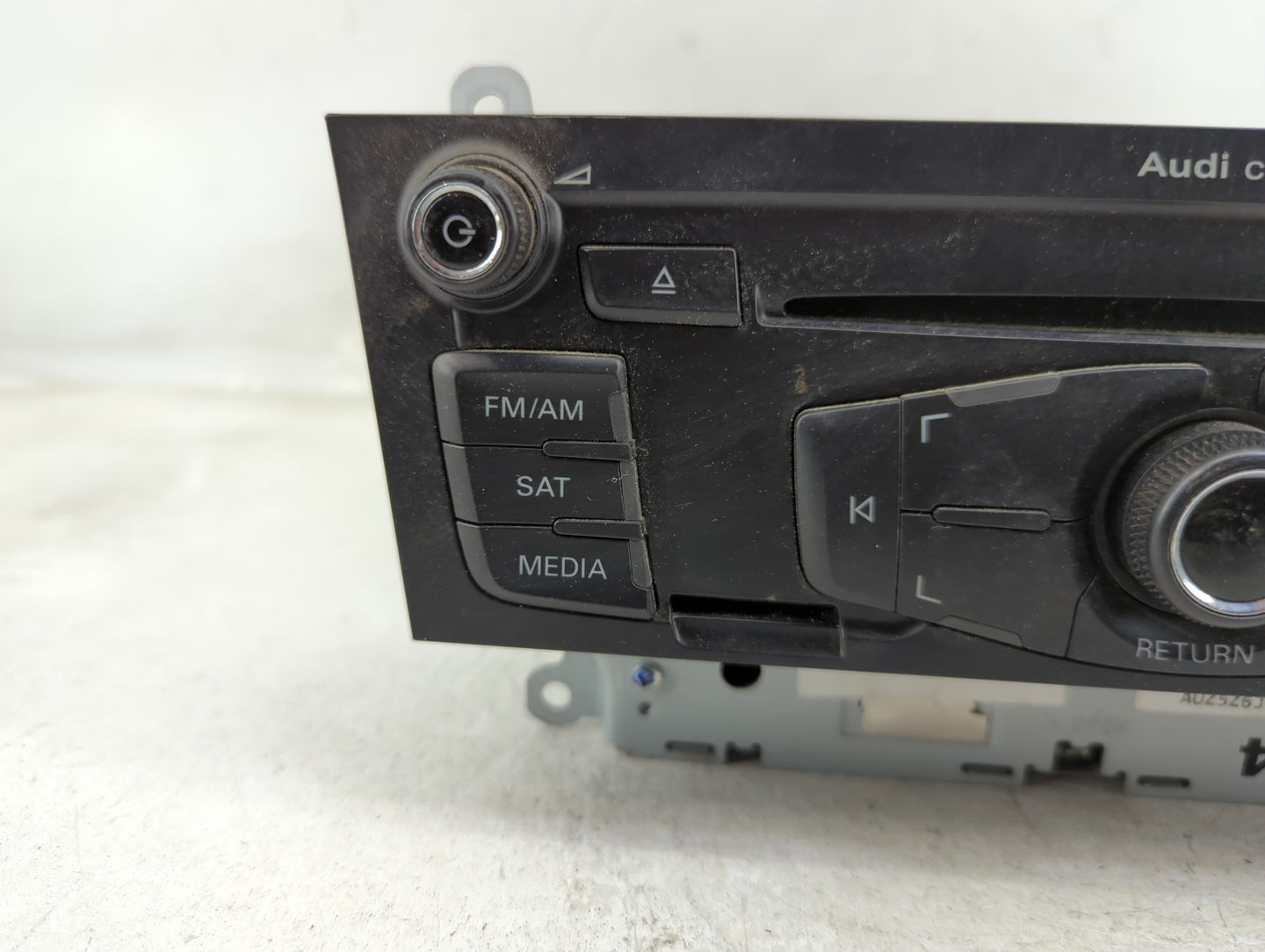 2011-2017 Audi Q5 Radio AM FM Cd Player Receiver Replacement P/N:CQ-JA1962G 0810 1189 Fits OEM Used Auto Parts - Oemusedauto
