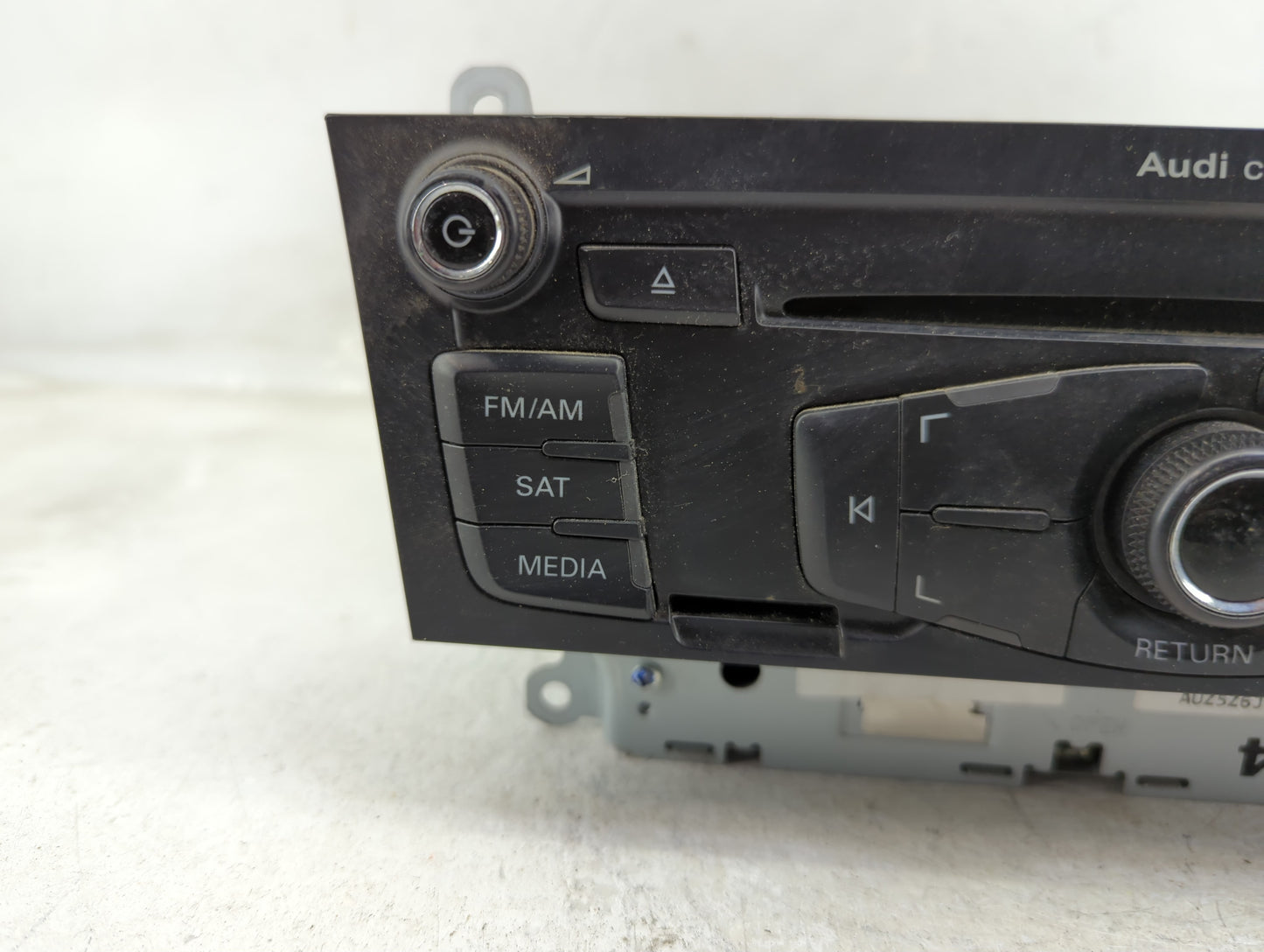 2011-2017 Audi Q5 Radio AM FM Cd Player Receiver Replacement P/N:CQ-JA1962G 0810 1189 Fits OEM Used Auto Parts - Oemusedauto