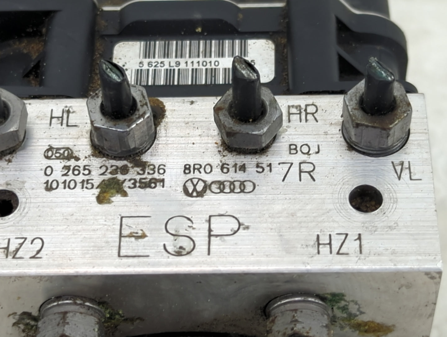 2009-2012 Audi Q5 ABS Pump Control Module Replacement P/N:0265236336 8R0614517R Fits Fits 2009 2010 2011 2012 OEM Used Auto 