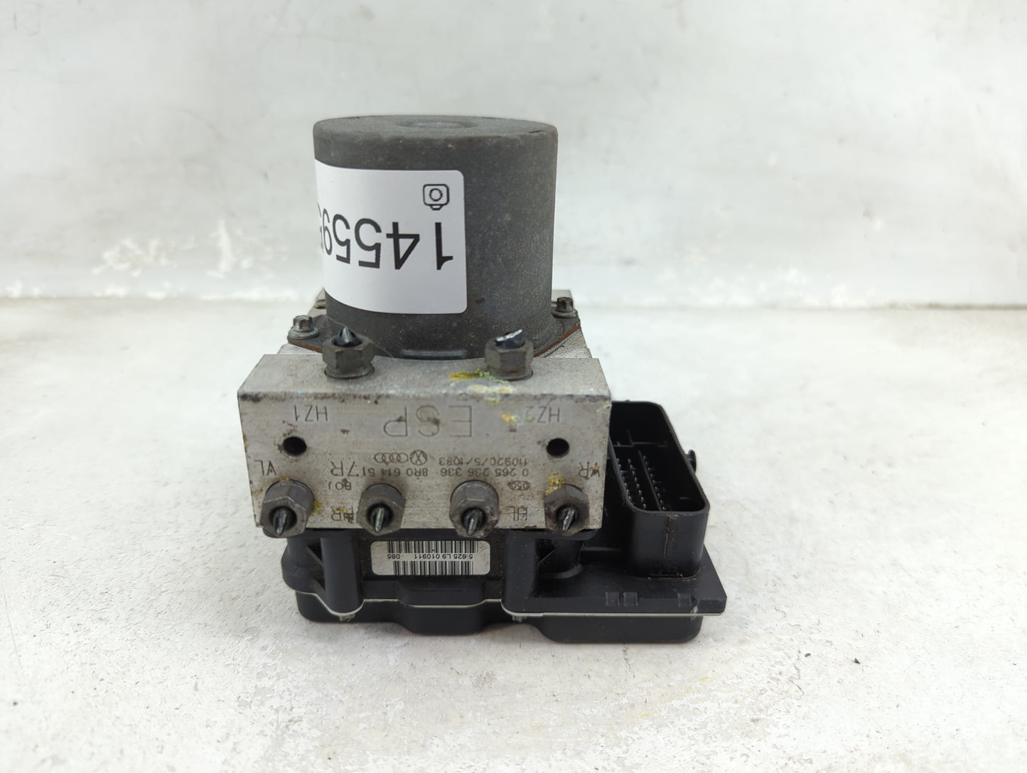 2009-2012 Audi Q5 ABS Pump Control Module Replacement P/N:8R0 907 379 H 0 265 236 336 Fits Fits 2009 2010 2011 2012 OEM Used