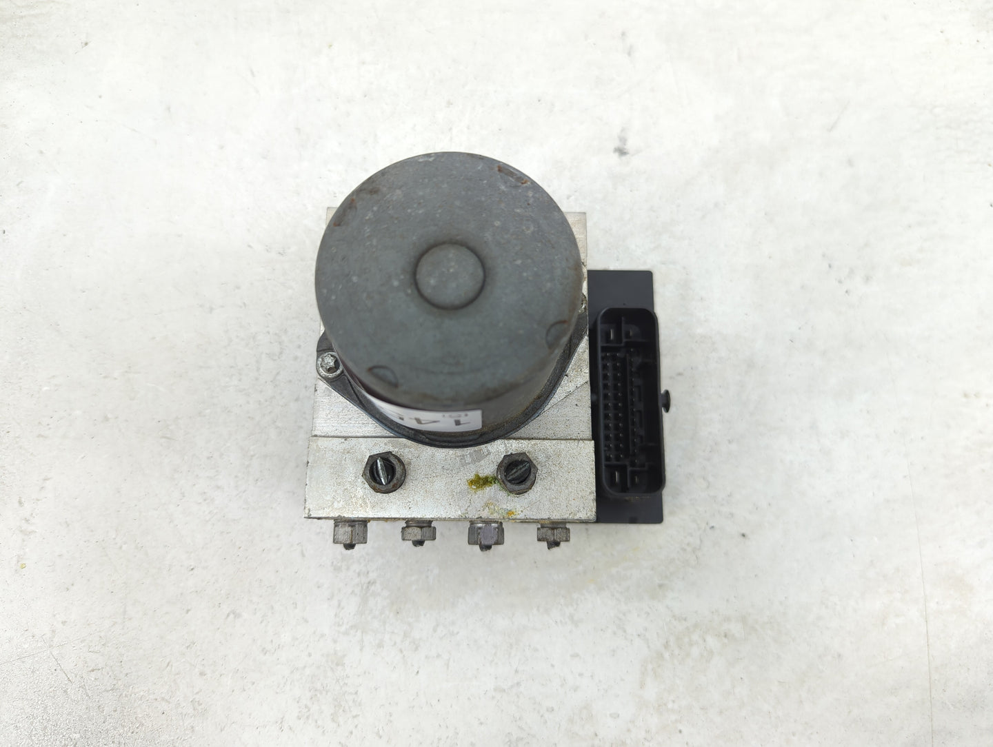 2009-2012 Audi Q5 ABS Pump Control Module Replacement P/N:8R0 907 379 H 0 265 236 336 Fits Fits 2009 2010 2011 2012 OEM Used