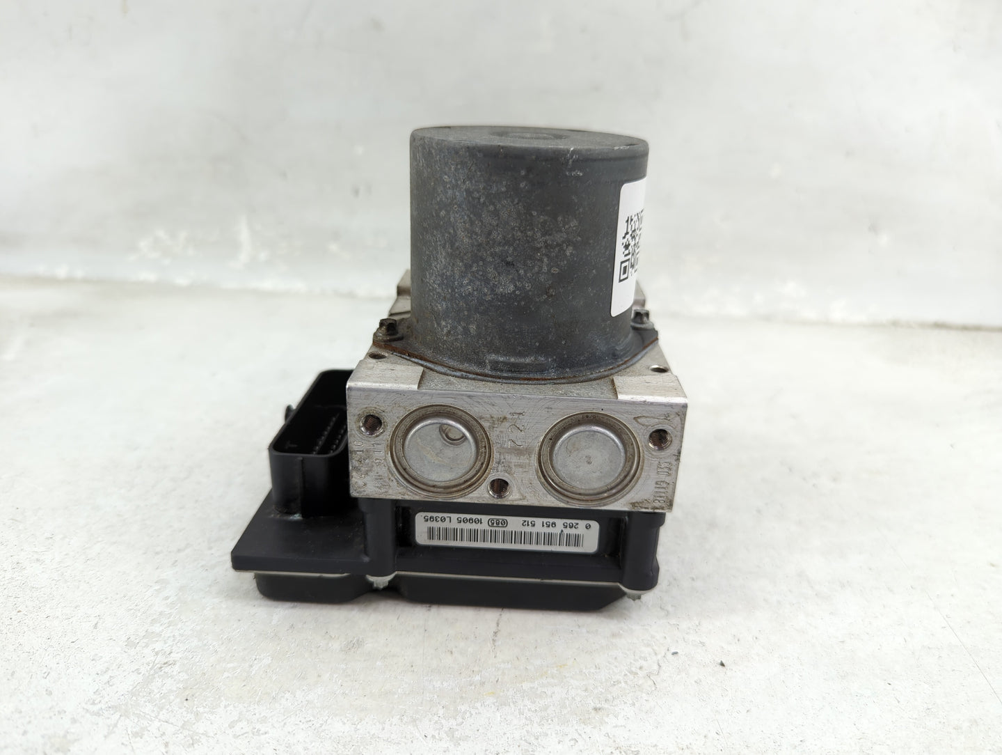 2009-2012 Audi Q5 ABS Pump Control Module Replacement P/N:8R0 907 379 H 0 265 236 336 Fits Fits 2009 2010 2011 2012 OEM Used