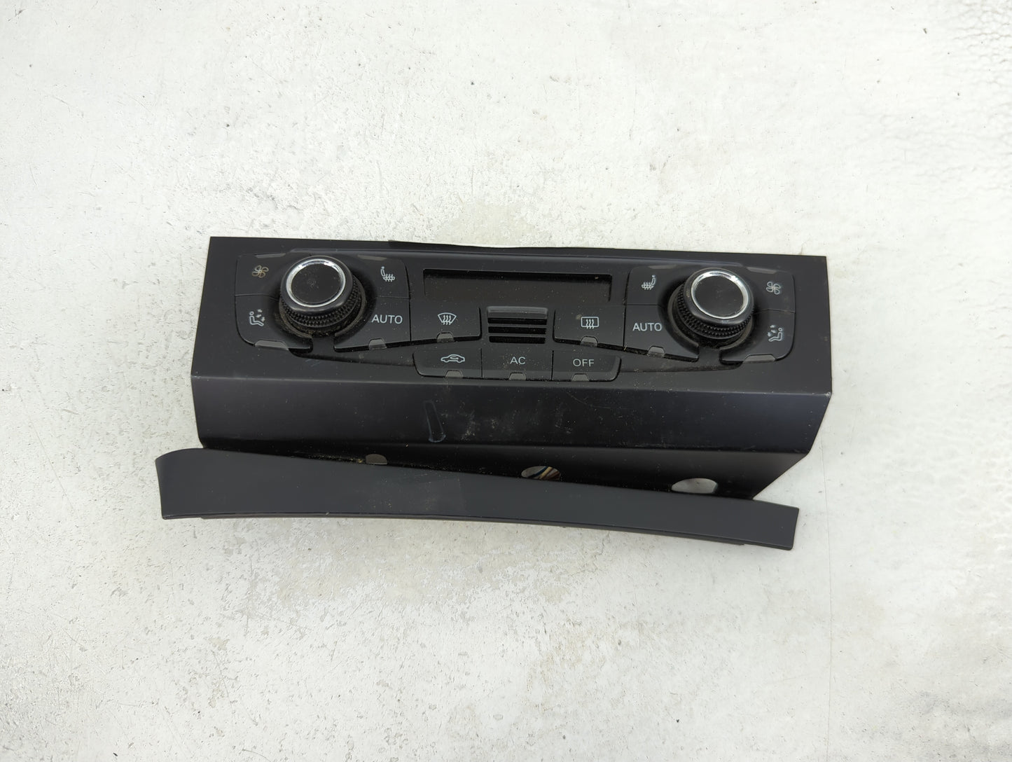 2009-2012 Audi Q5 Climate Control Module Temperature AC/Heater Replacement P/N:8T1 820 043 AQ Fits OEM Used Auto Parts - Oem
