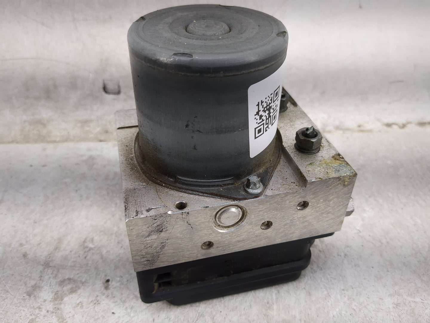 2009-2012 Audi Q5 ABS Pump Control Module Replacement P/N:0 265 236 336 Fits Fits 2009 2010 2011 2012 OEM Used Auto Parts - 