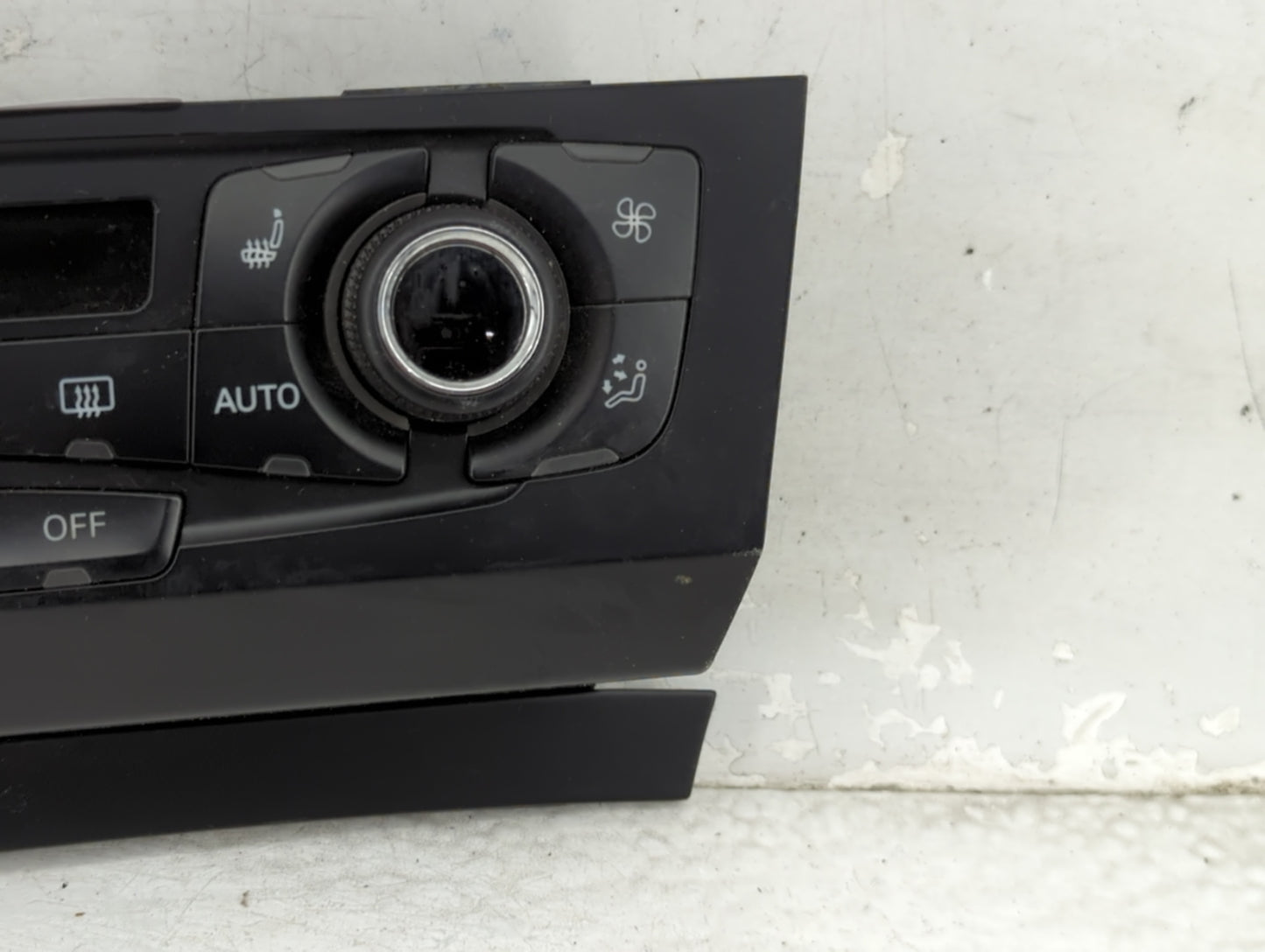 2009-2012 Audi Q5 Climate Control Module Temperature AC/Heater Replacement P/N:8T1 820 043 AQ Fits OEM Used Auto Parts - Oem