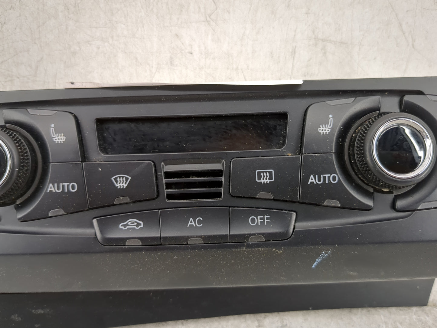2009-2012 Audi Q5 Climate Control Module Temperature AC/Heater Replacement P/N:8T1 820 043 AK Fits OEM Used Auto Parts - Oem