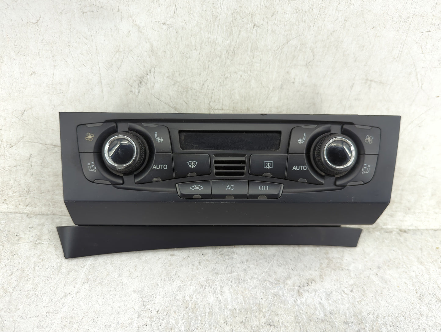 2009-2012 Audi Q5 Climate Control Module Temperature AC/Heater Replacement P/N:8T1 820 043 AQ Fits OEM Used Auto Parts - Oem