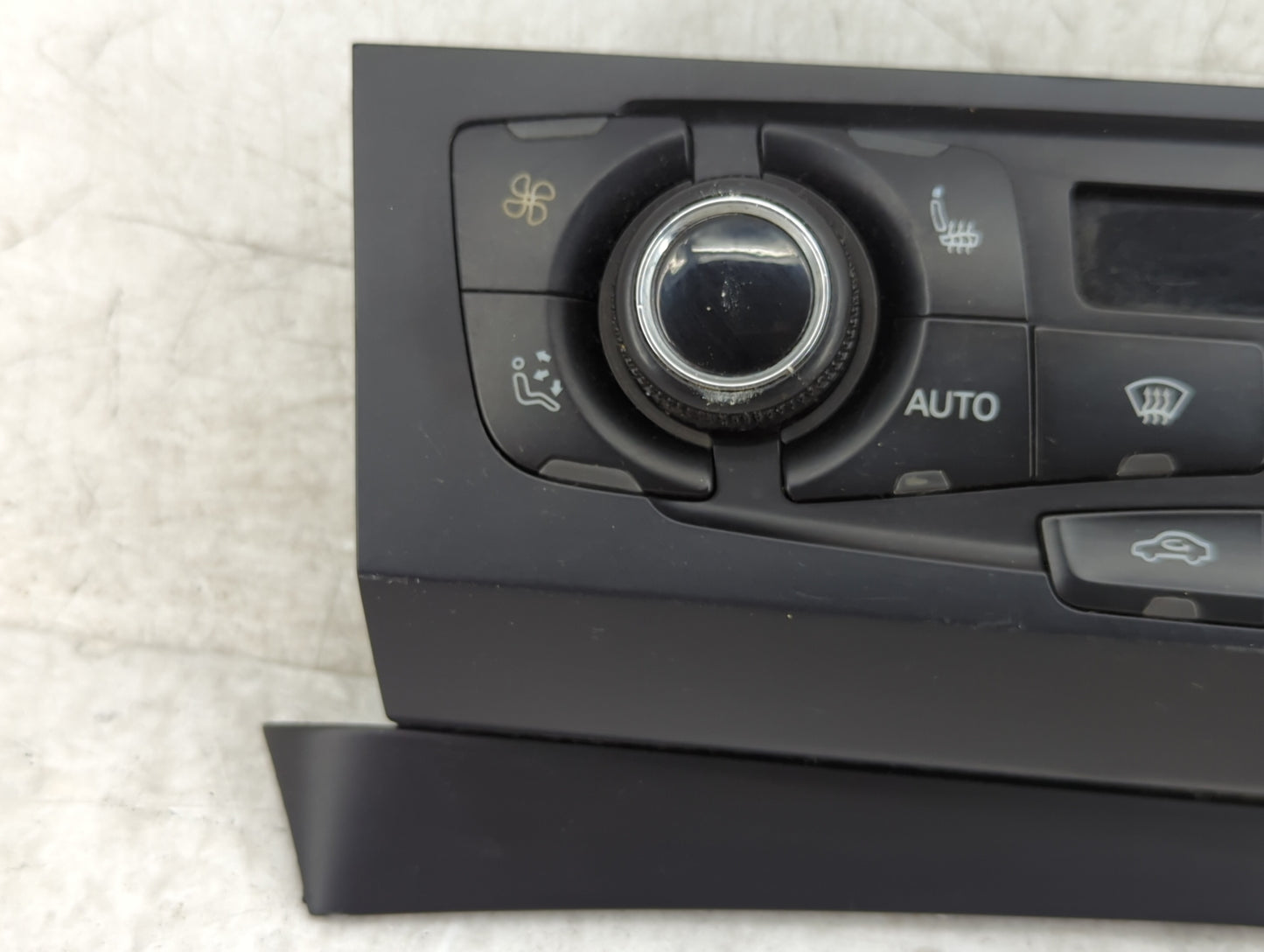 2009-2012 Audi Q5 Climate Control Module Temperature AC/Heater Replacement P/N:8T1 820 043 AQ Fits OEM Used Auto Parts - Oem