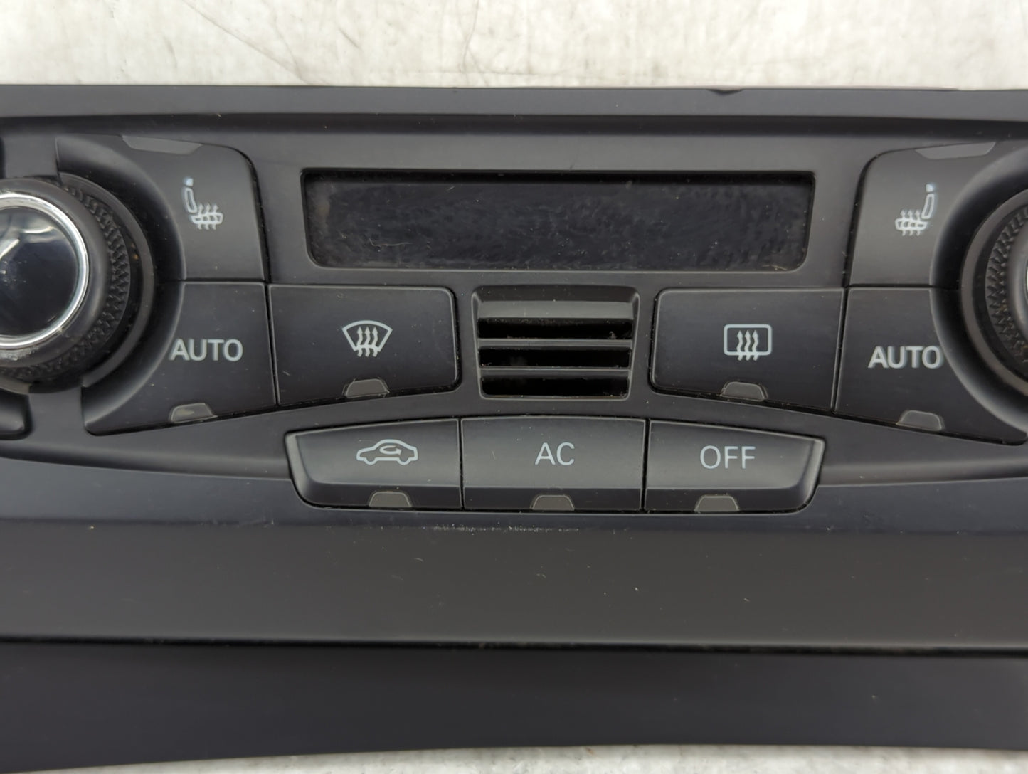 2009-2012 Audi Q5 Climate Control Module Temperature AC/Heater Replacement P/N:8T1 820 043 AQ Fits OEM Used Auto Parts - Oem