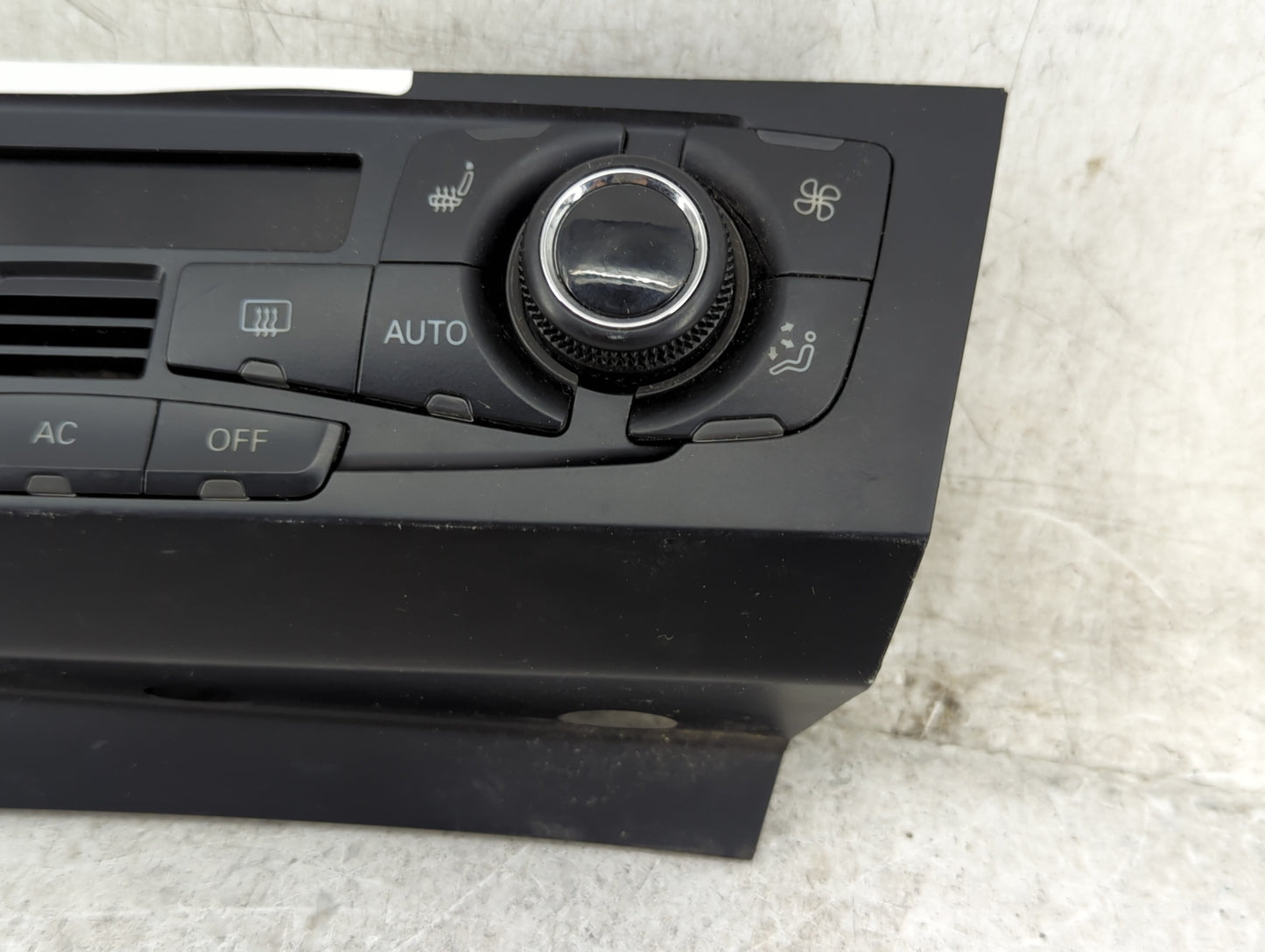 2009-2012 Audi Q5 Climate Control Module Temperature AC/Heater Replacement P/N:8T1 820 043 AC 8T1 820 043 AQ Fits OEM Used A