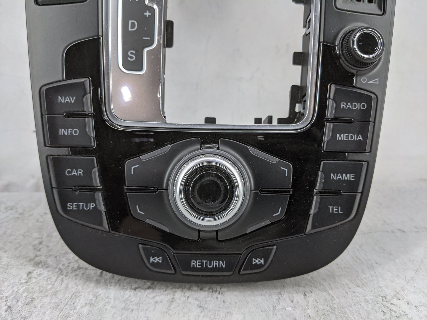 2009-2017 Audi Q5 Radio AM FM Cd Player Receiver Replacement P/N:8T0919609F 8T0919609FWFX Fits OEM Used Auto Parts - Oemused