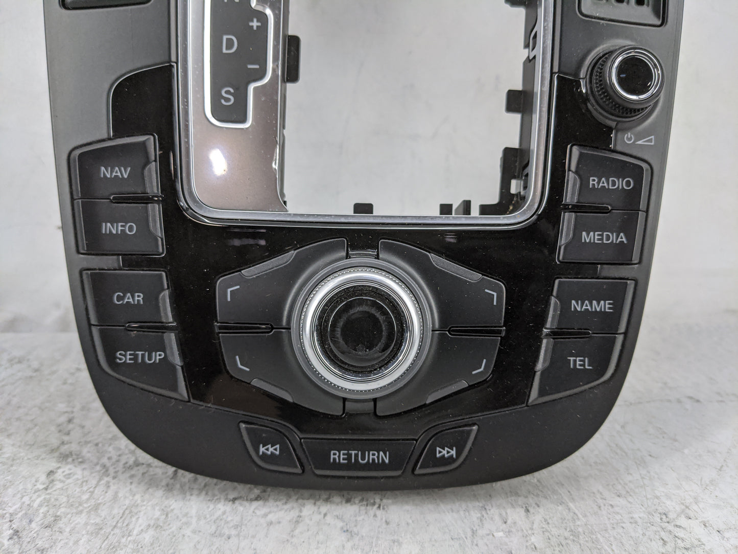 2009-2017 Audi Q5 Radio AM FM Cd Player Receiver Replacement P/N:8T0919609F 8T0919609FWFX Fits OEM Used Auto Parts - Oemused