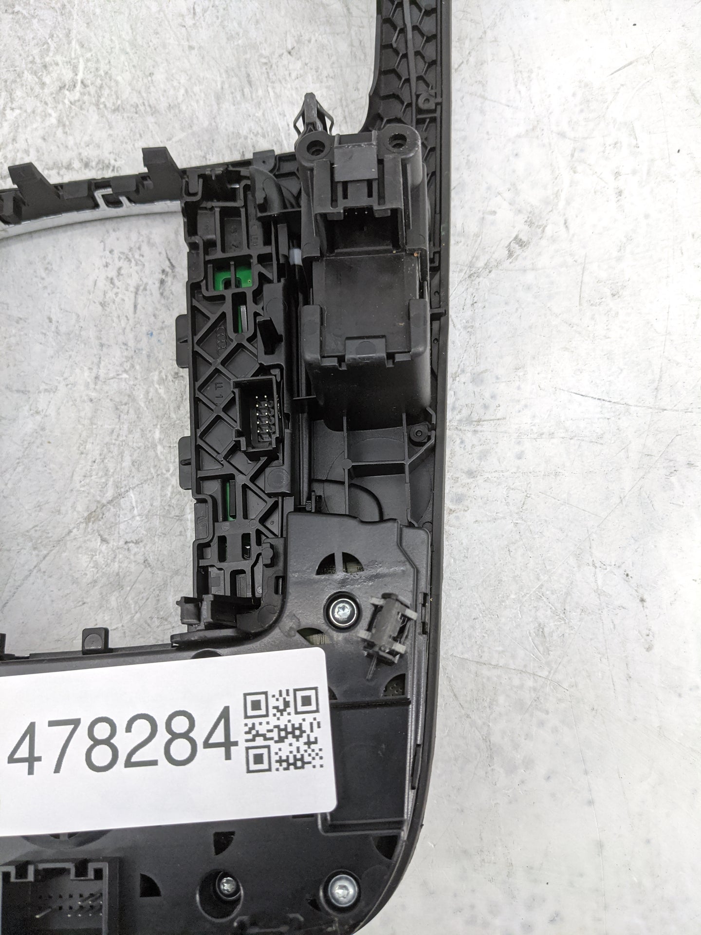 2009-2017 Audi Q5 Radio AM FM Cd Player Receiver Replacement P/N:8T0919609F 8T0919609FWFX Fits OEM Used Auto Parts - Oemused