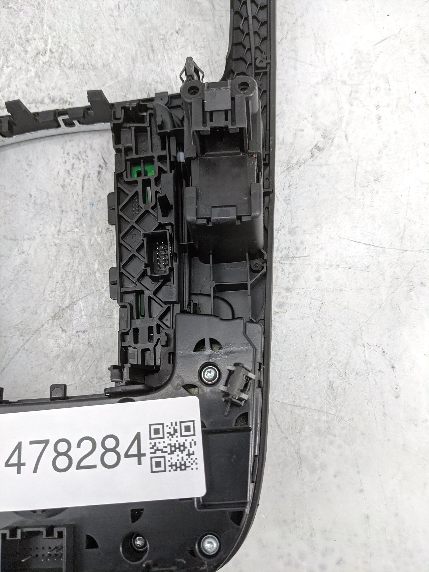 2009-2017 Audi Q5 Radio AM FM Cd Player Receiver Replacement P/N:8T0919609F 8T0919609FWFX Fits OEM Used Auto Parts - Oemused